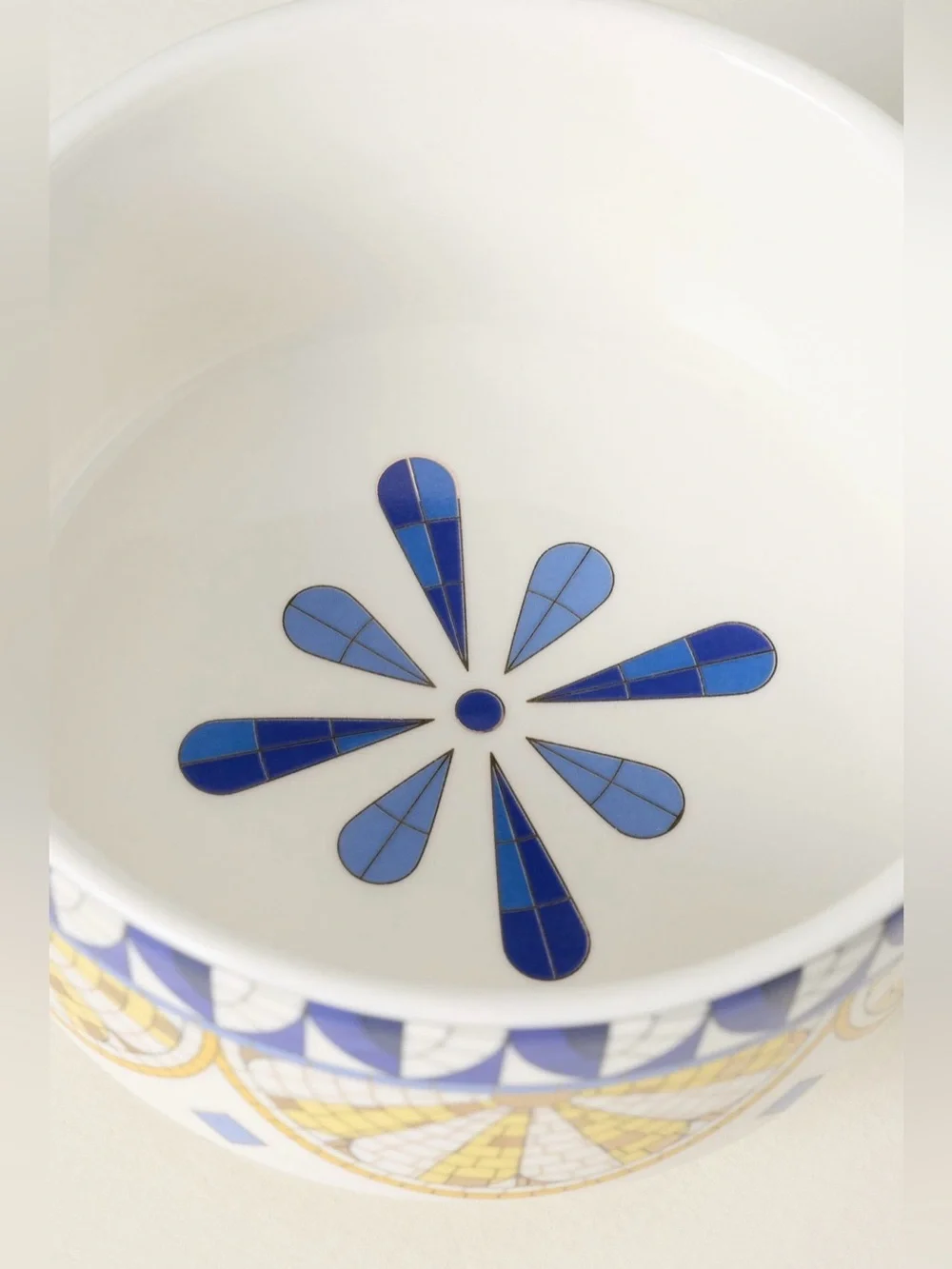 Anthropologie Bistro Tile Stoneware 24k Gold Accent Italia Gelato Bowl, Lemon